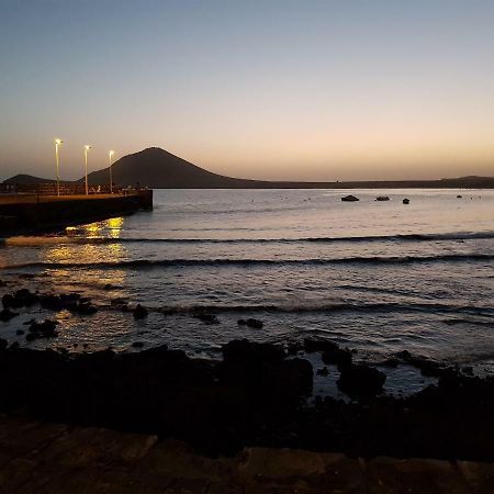 Alquilaencanarias El Medano Mirazul Plaza Roja Esterno foto